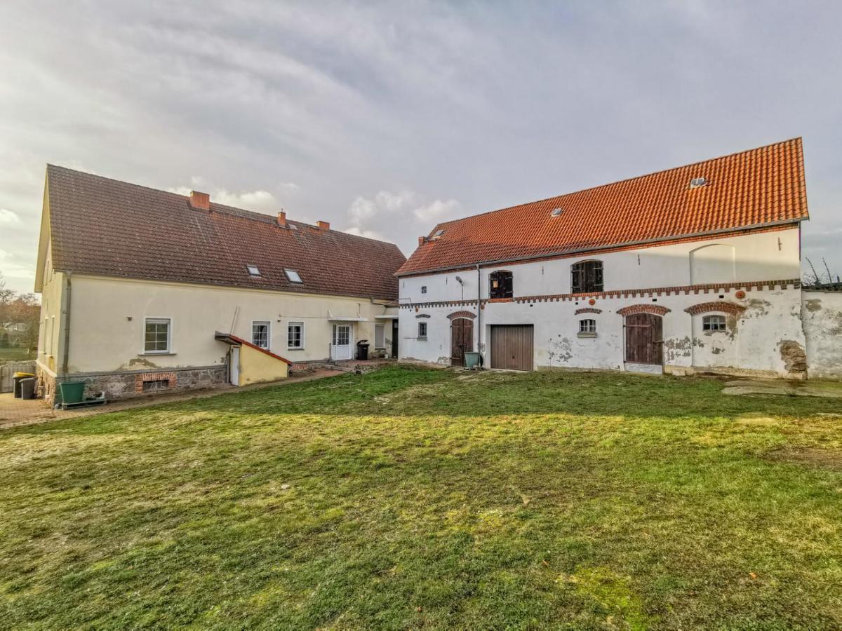 Apartment In Herrenhaus Gross Pinnow Eksteriør bilde
